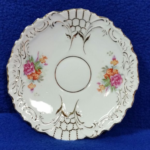 Vintage Floral and Gold Demitasse Cup and Saucer Set Unmarked AS IS - Picture 5 of 10